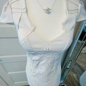 Karen Millen white Stretch lace kneeling dress.